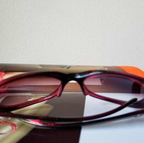 CHANEL CC Beautiful Vintage Sunglasses - Picture 2 of 16